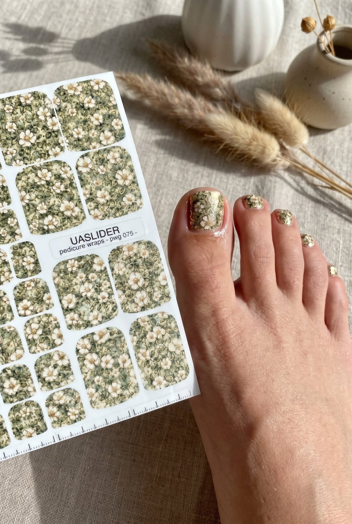 Ivory Floral Pedicure Nail Wraps — Sage & Gold Foil | pwg-075 - UASLIDER