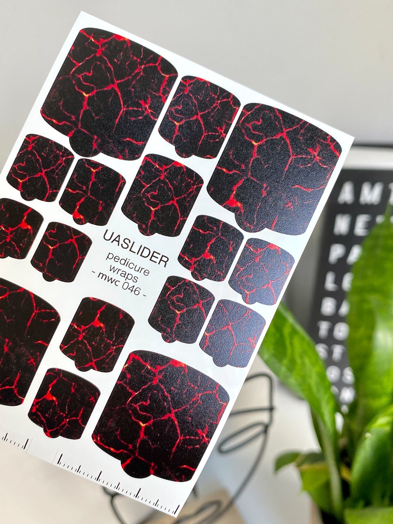 Lava Pedicure Nail Wraps — Red Cracks on Black | MWC-046 - UASLIDER