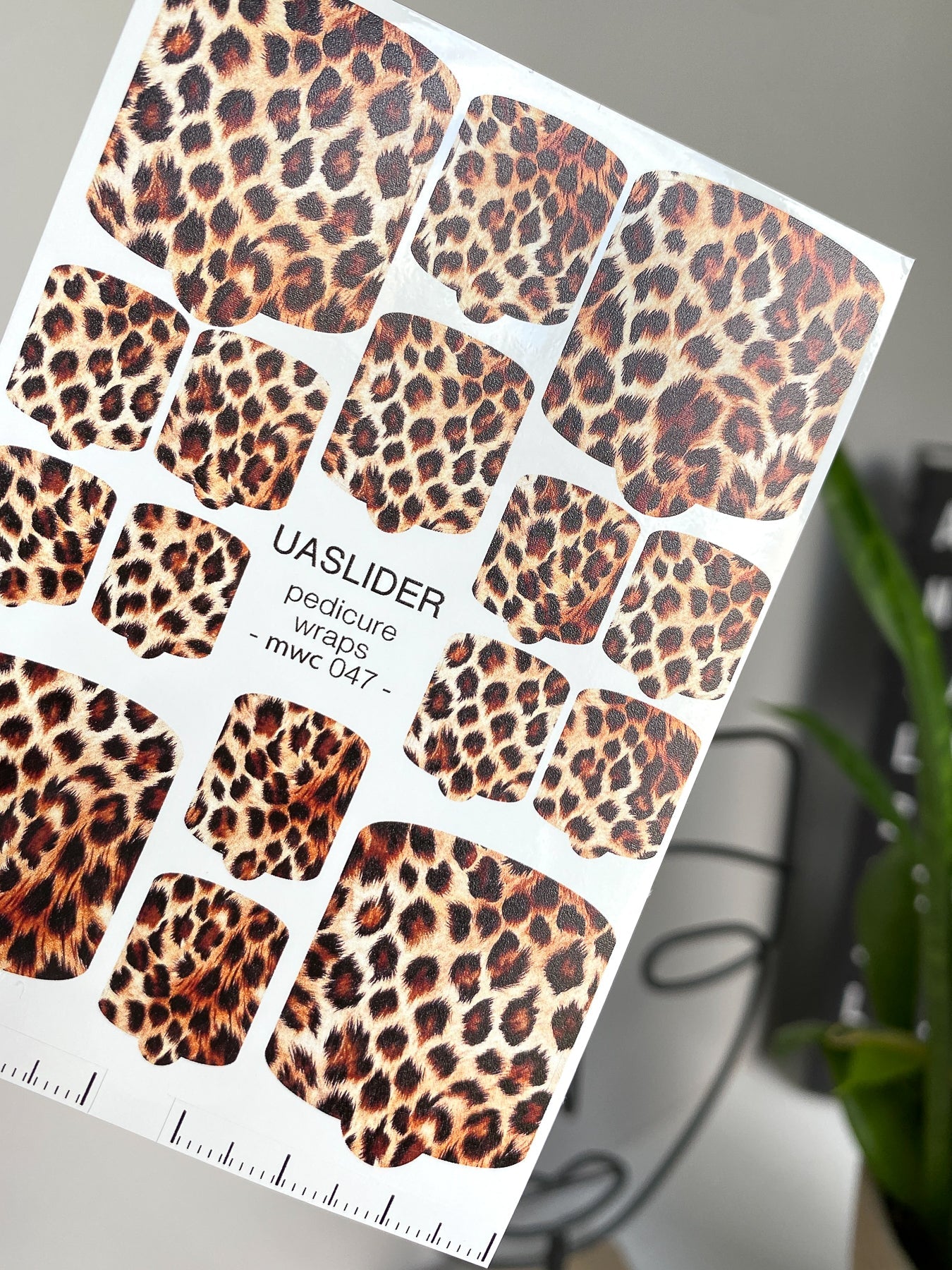 Leopard Pedicure Nail Wraps — Realistic Brown Animal Print | MWC-047 - UASLIDER