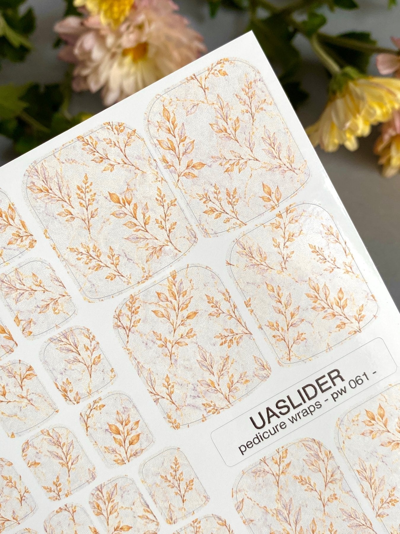 Minimalist Branch Pedicure Nail Wraps — Golden Sprigs on Marble | PW-061 - UASLIDER