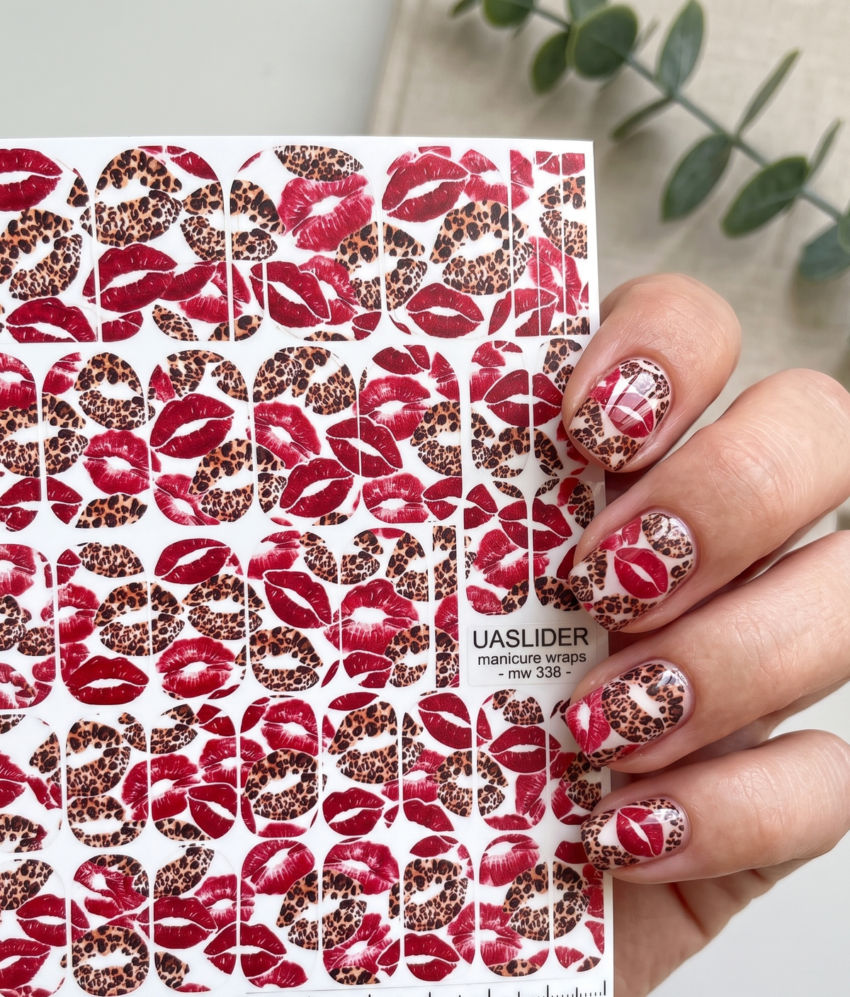 Red Kiss Manicure Nail Wraps — Leopard Lips | mw-338