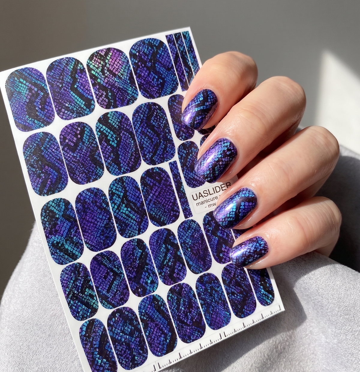Blue Snakeskin Manicure Wraps — Purple Reptile Texture | mw-353