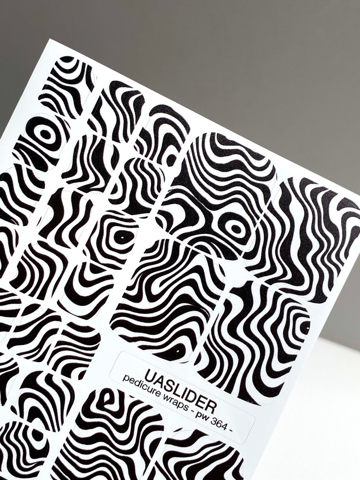 Optical Illusion Pedicure Wraps — Black & White Waves | pw-364 - UASLIDER
