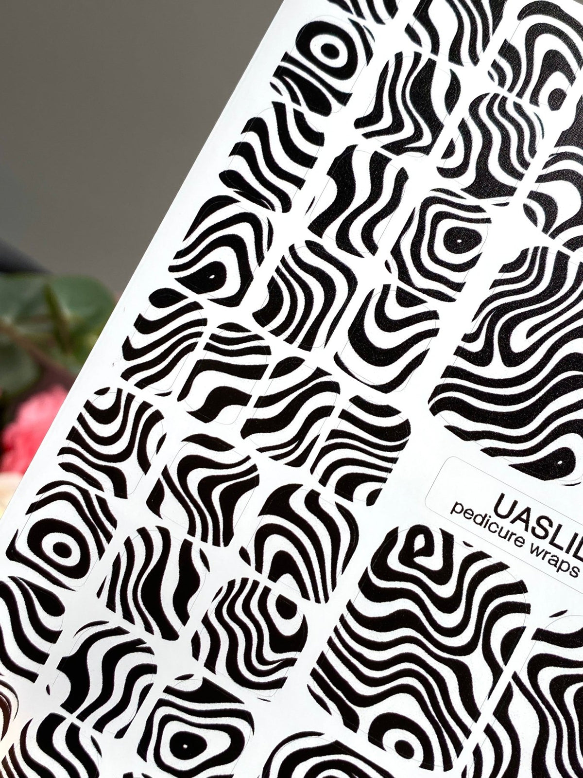 Optical Illusion Pedicure Wraps — Black & White Waves | pw-364 - UASLIDER