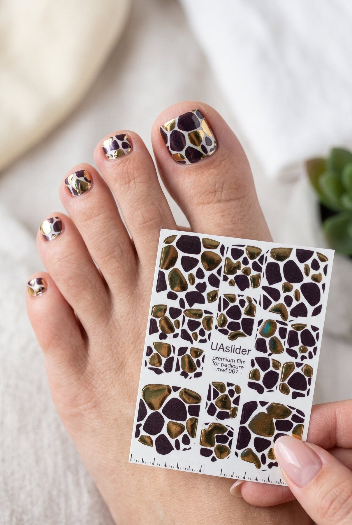 Pedicure nail wrap films mwf-067 | Nail Wrap Films for Pedicure | Black & Gold Giraffe Print with Foil Accents - UASLIDER