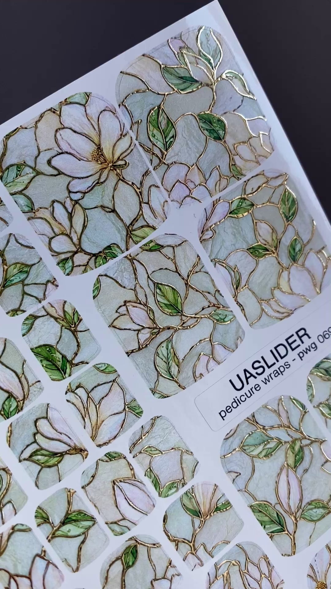 Magnolia Pedicure Nail Wraps — Gold Foil Botanical | pwg-069