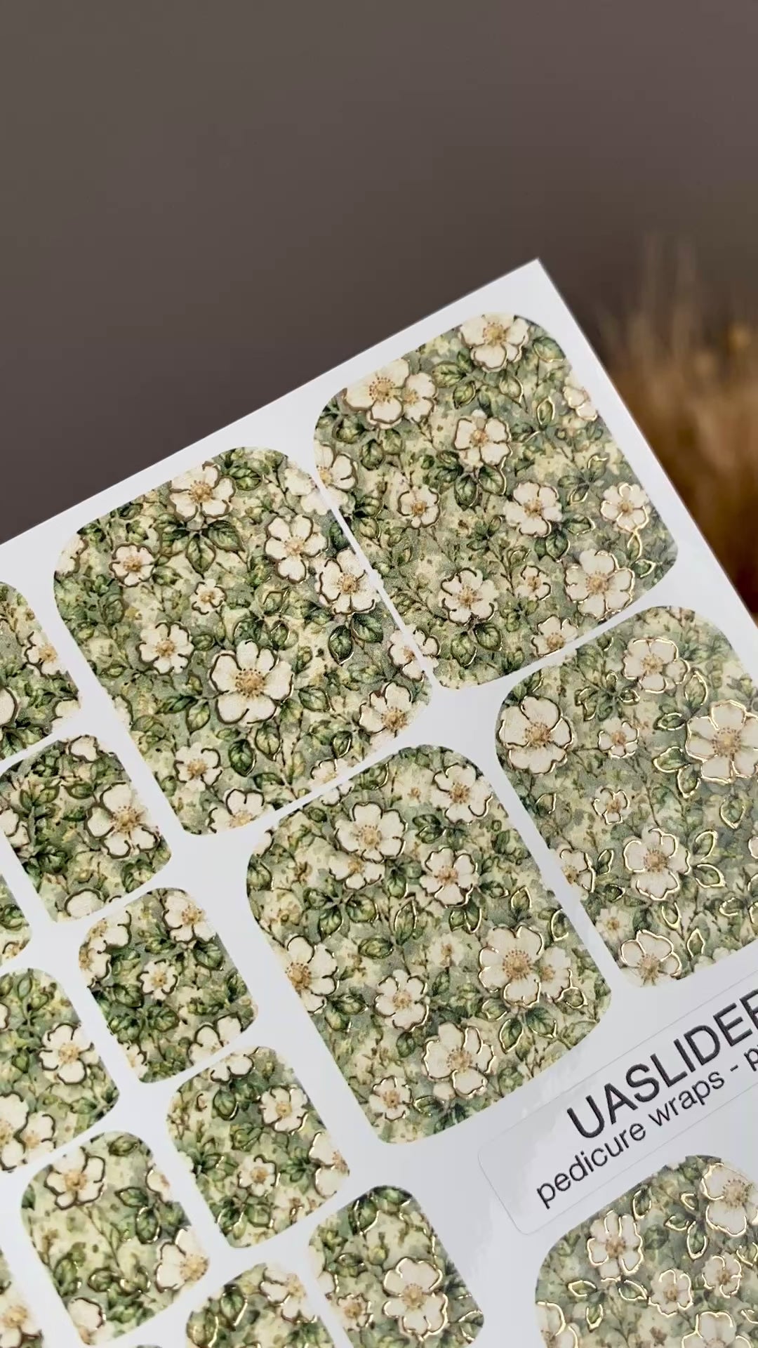 Ivory Floral Pedicure Nail Wraps — Sage & Gold Foil | pwg-075