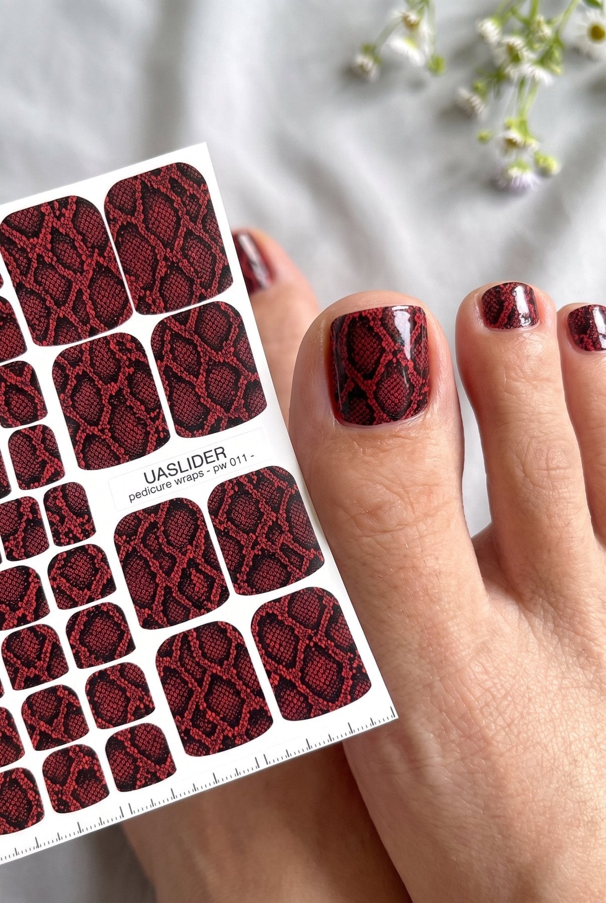 Snakeskin Pedicure Nail Wraps — Red & Black Python Print | PW-011 - UASLIDER