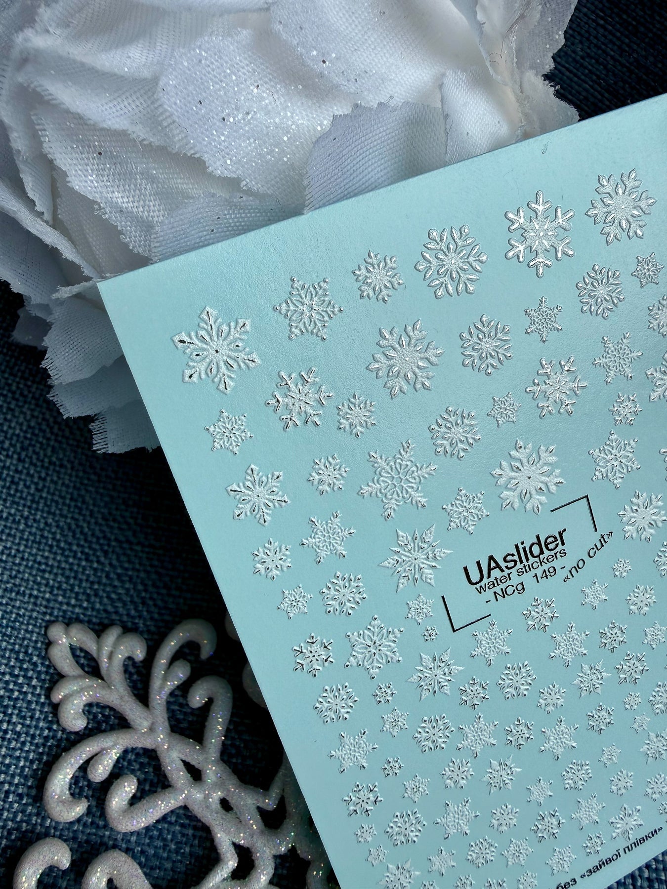 Snowflake Nail Decals — Gold Foil Winter Snowflakes No Cut | NCg - 149 - UASLIDER