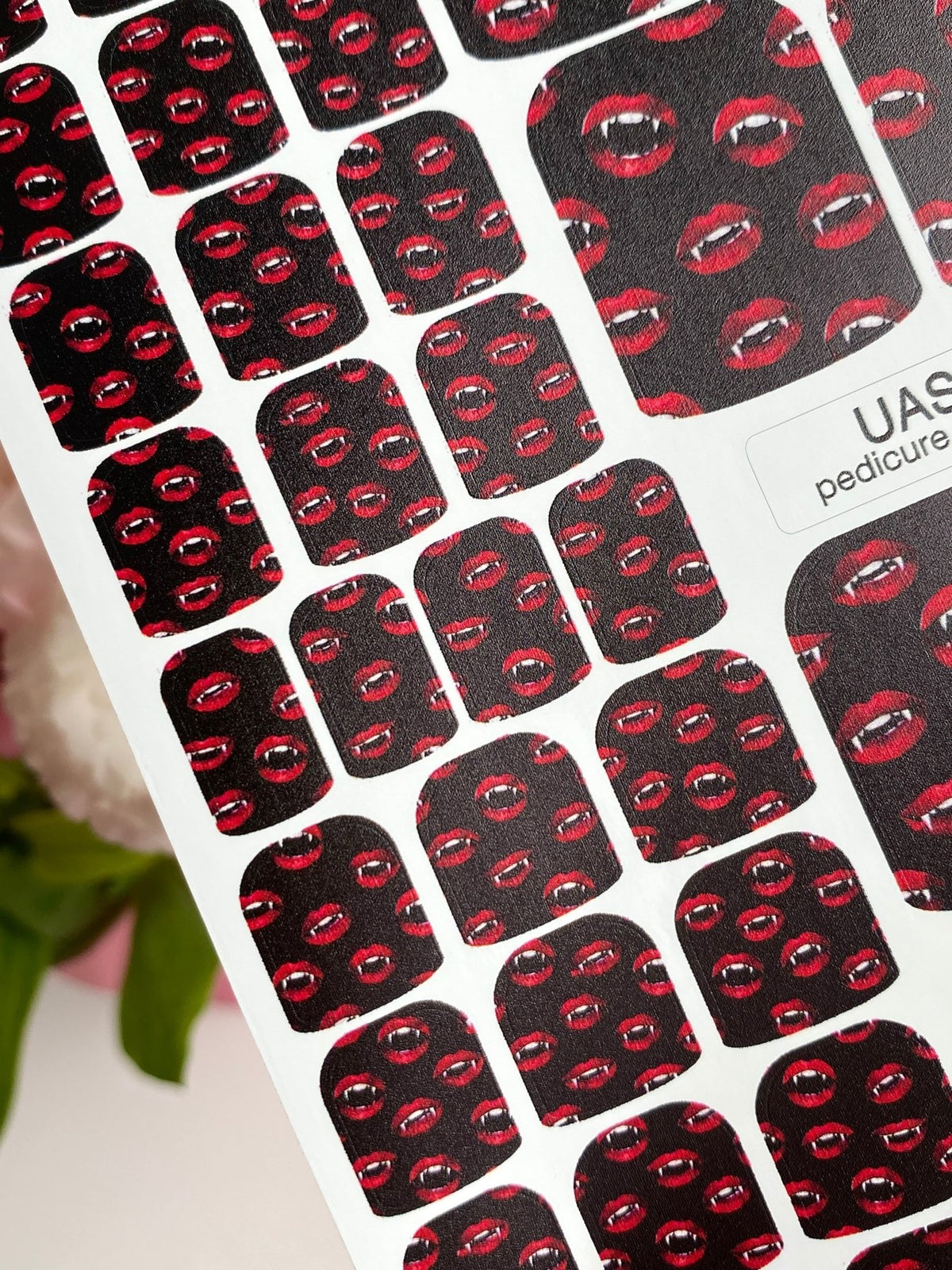 Vampire Lips Pedicure Wraps — Red Fangs on Black | pw-326 - UASLIDER