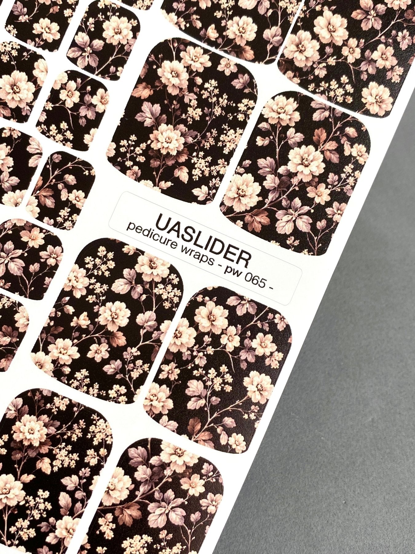 Vintage Chintz Pedicure Nail Wraps — Cream Blooms on Black | PW-065 - UASLIDER