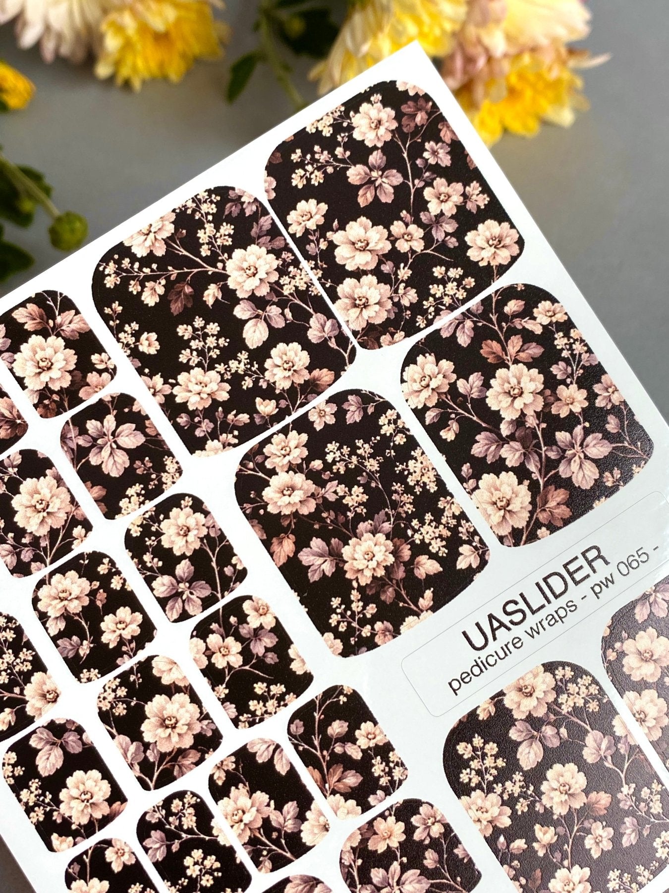 Vintage Chintz Pedicure Nail Wraps — Cream Blooms on Black | PW-065 - UASLIDER
